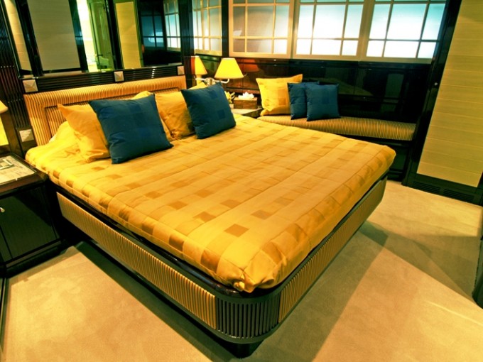 EQUILIBRIUM  VIP CAbin
